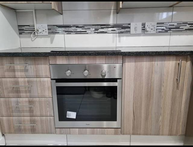 2 BEDROOM APARTMENT FOR SALE IN STRATHAVON